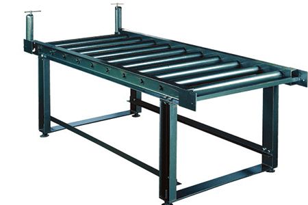 Phôi được đưa vào qua hệ thống cấp liệu của chúng tôi đến khu vực khoan và cắt